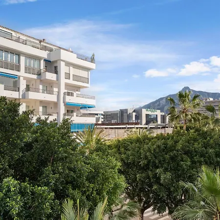 Stylish Refurbished 2 Bed In The Heart Of Puerto Banus ماربيا