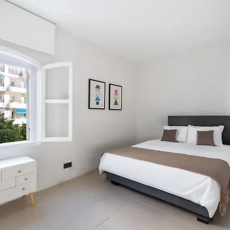 شقة Stylish Refurbished 2 Bed In The Heart Of Puerto Banus *