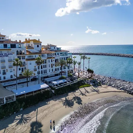 Stylish Refurbished 2 Bed In The Heart Of Puerto Banús