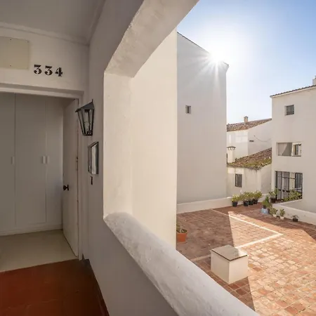 Stylish Refurbished 2 Bed In The Heart Of Puerto Banus Apartman Marbella