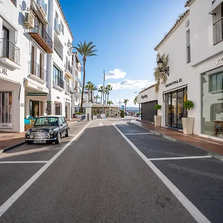 Apartman Stylish Refurbished 2 Bed In The Heart Of Puerto Banus