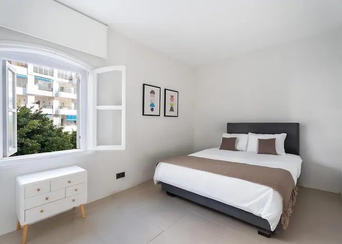 Apartament Stylish Refurbished 2 Bed In The Heart Of Puerto Banus *