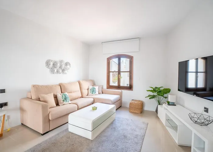 Stylish Refurbished 2 Bed In The Heart Of Puerto Banus Marbella